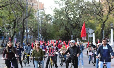 La lista “Revolucionemos la Izquierda” cerró la campaña con una bicicleteada