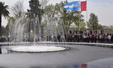 Vicuña Mackenna: se inauguró la refacción de la Plaza Domingo Faustino Sarmiento