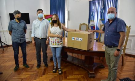 Villa María: el municipio hizo entrega de computadoras a escuelas rurales y centro vecinal