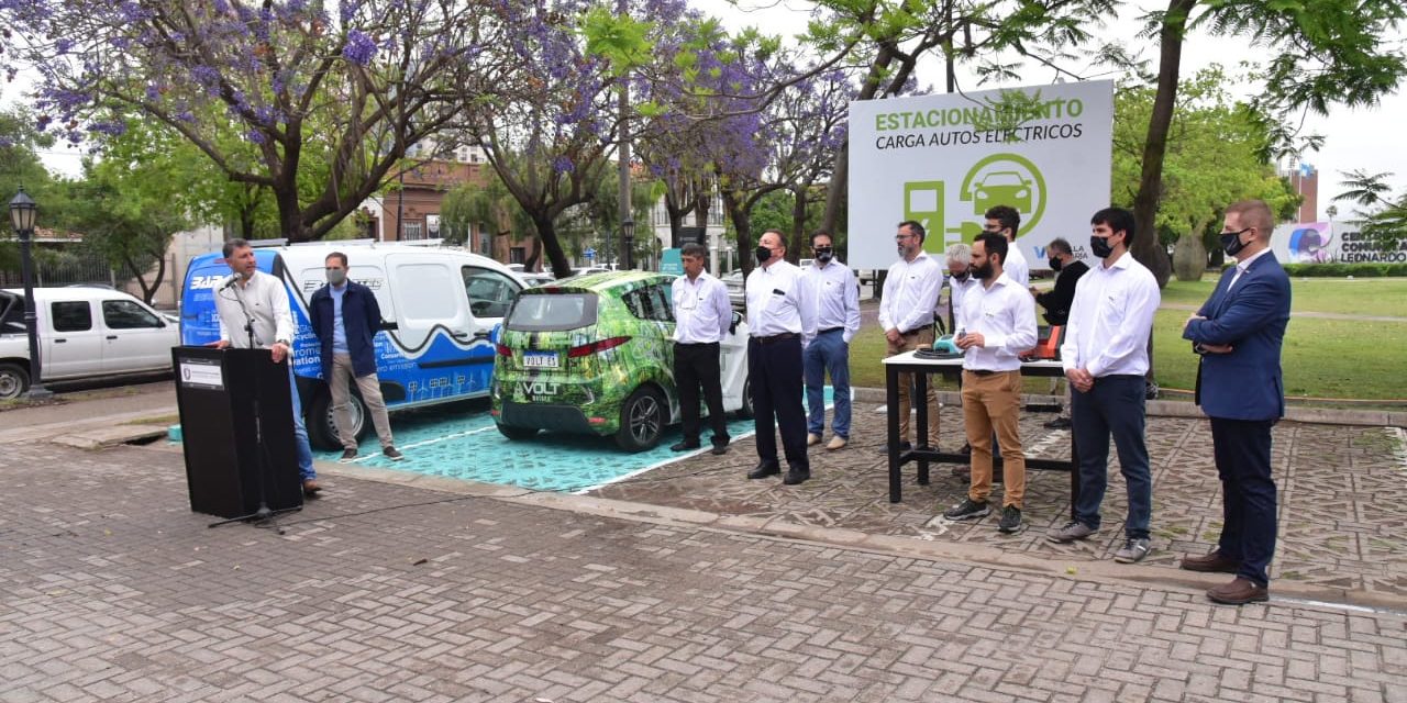 Villa María: se habilitó la primera estación para carga de autos eléctricos