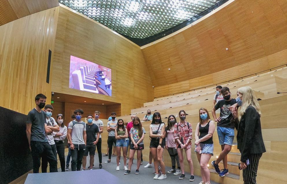 Alumnos de Italó participaron de una visita educativa en la Legislatura