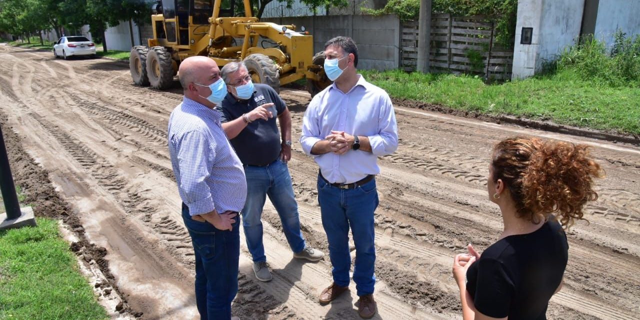 Villa María: Rosso supervisó la adecuación de calles en barrios San Juan Bautista y Padre Mugica