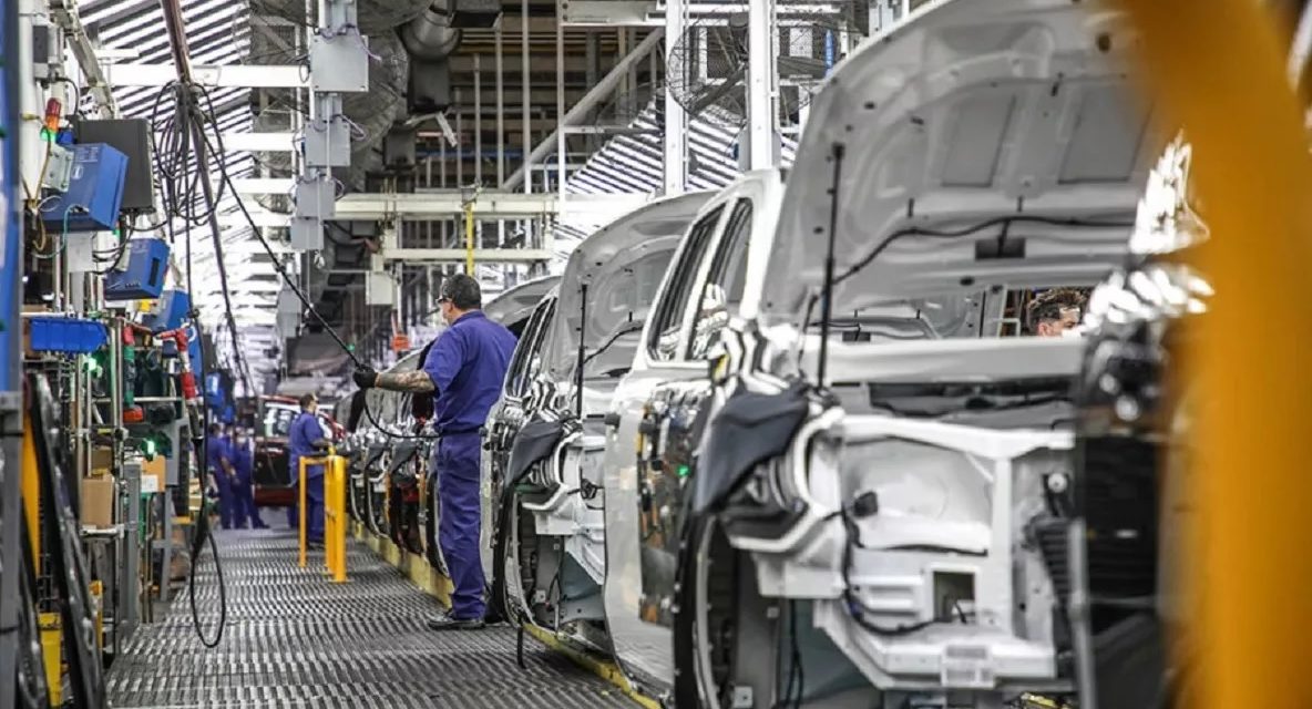 La actividad industrial creció 3,1% en marzo y la construcción 1,2%