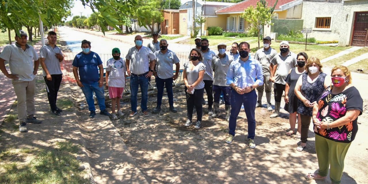 Villa María: Gill supervisó los avances de pavimentación en calle Granaderos Argentinos