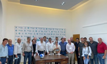 Con la presencia de Morales, referentes radicales de Córdoba cerraron su encuentro regional en Vicuña Mackenna