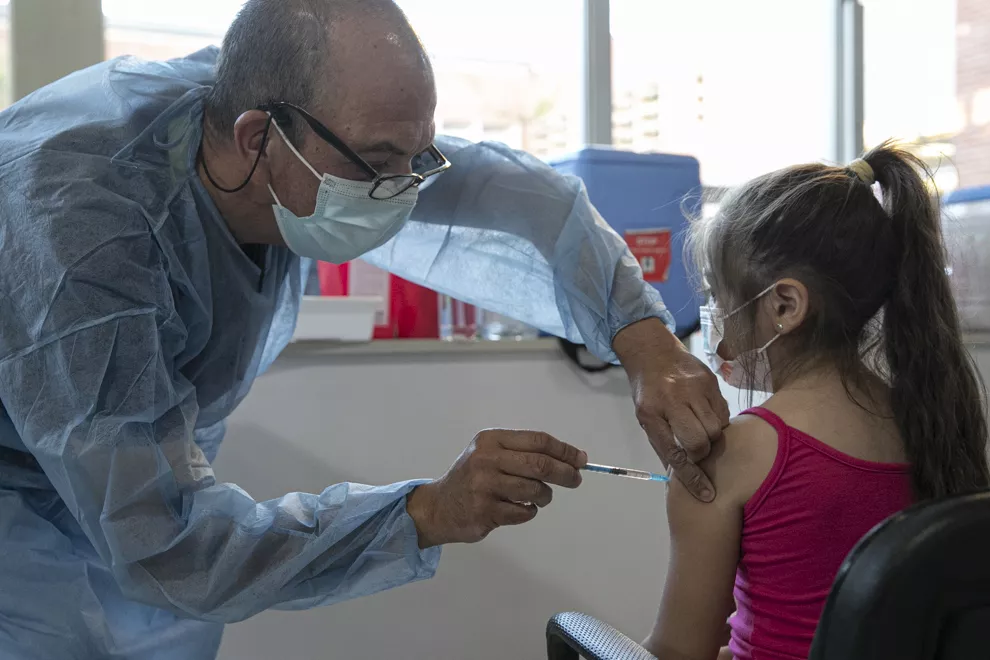Vacunación en Córdoba: 63% de niños y 80% de jóvenes completó su esquema