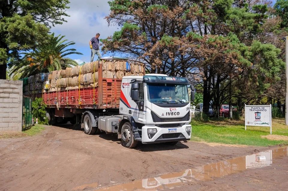 Arias: Se concretó el primer envío de materiales recuperados del 2022