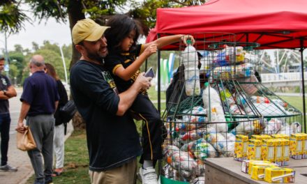 Villa María: El Festival de Ecobotellas reunió 830 kilos de plástico, que serán convertidos en madera ecológica