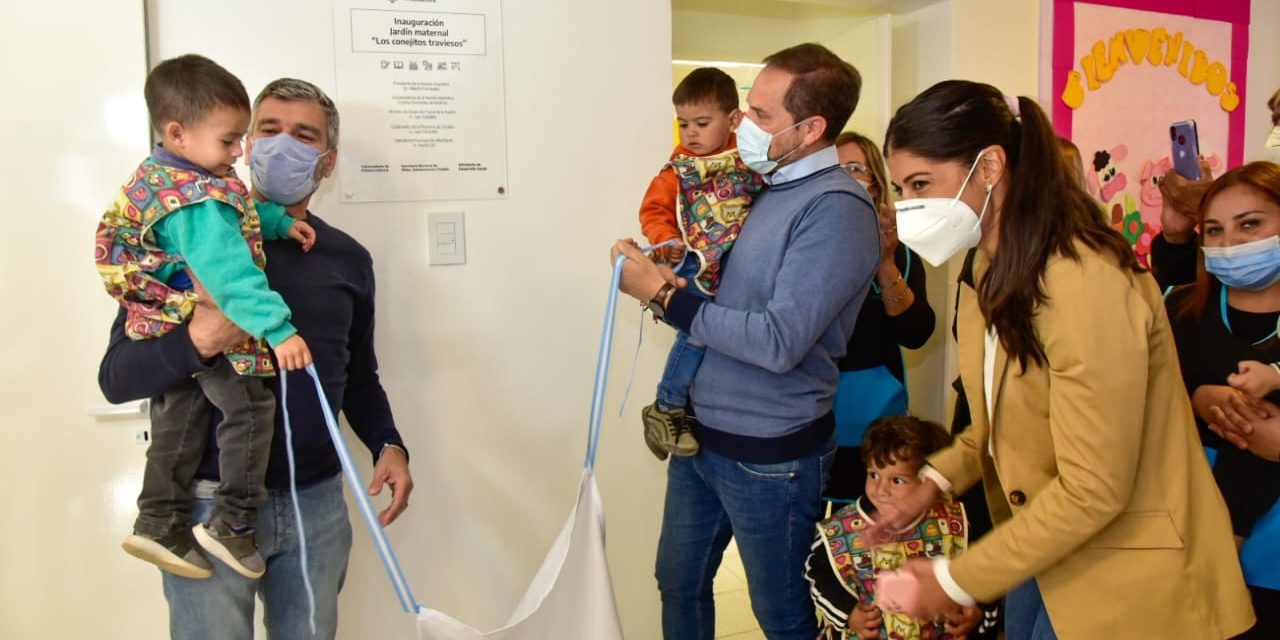 Martín Gill y Juan Zabaleta, inauguraron el jardín municipal de barrio Las Acacias