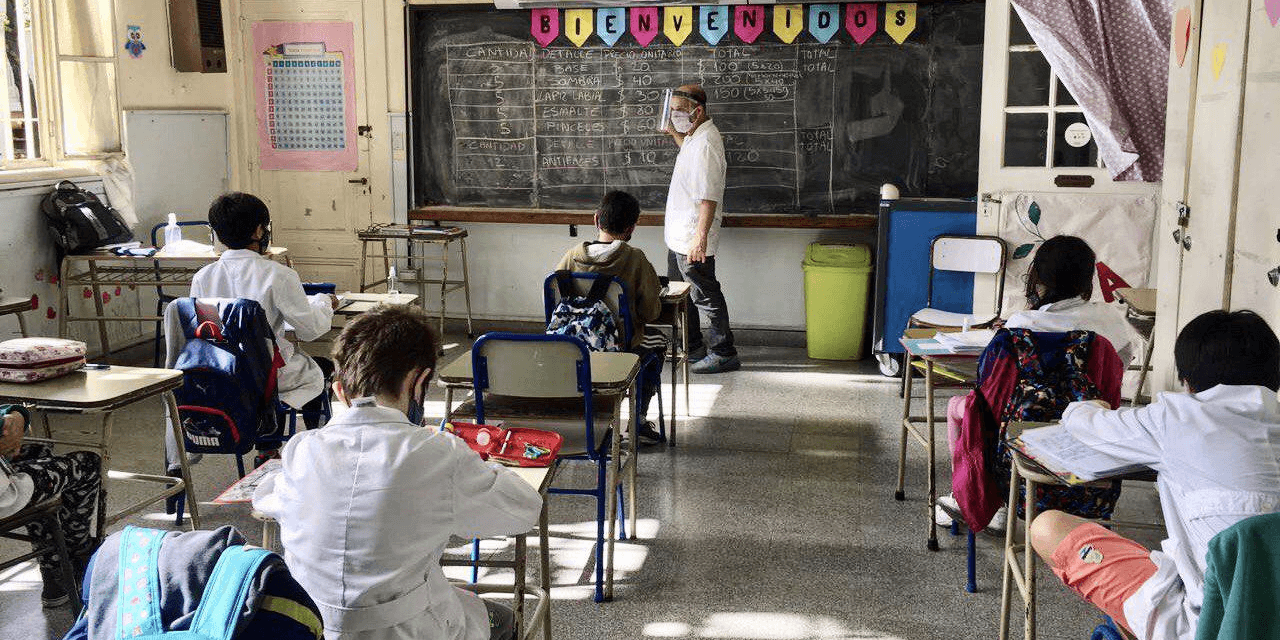 Desde mayo, Córdoba sumará una hora extra en las escuelas primarias