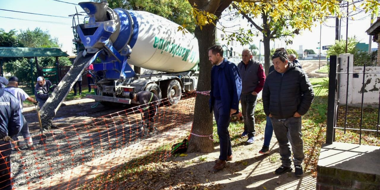 Villa María: Avanza la pavimentación de calle Calafate, en barrio Mariano Moreno