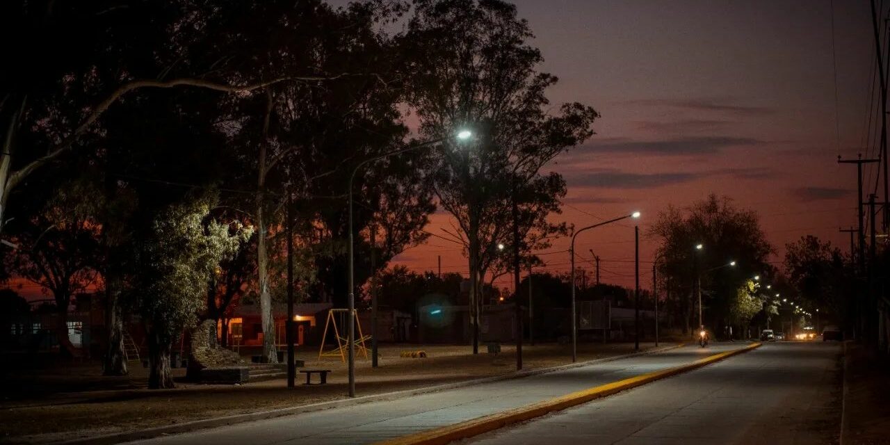 Río Tercero: se inauguraron luces led en barrio Parque Monte Grande