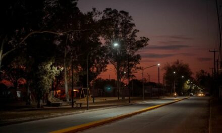 Río Tercero: se inauguraron luces led en barrio Parque Monte Grande