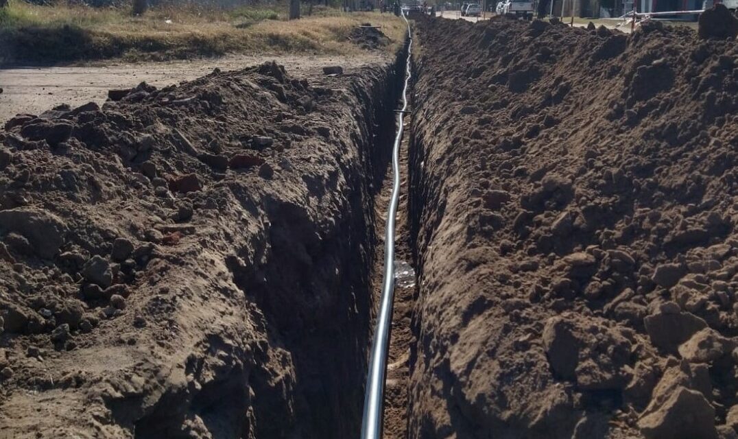 Huinca Renancó: Avanza la red de agua potable y corriente en barrio Norte