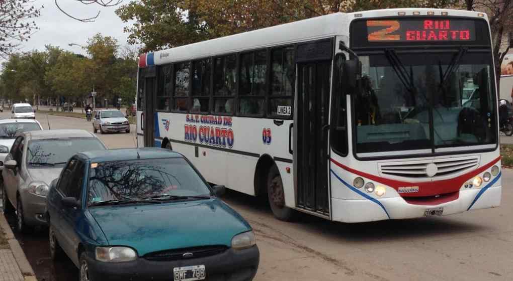 Comenzó el paro de colectivos en el interior del país