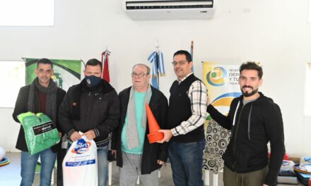 Villa Nueva: entrega de kits a instituciones deportivas y escolares