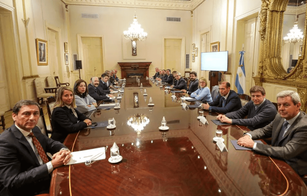 Fernández presentó a gobernadores el proyecto de una Corte con 25 miembros