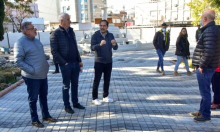 Villa María: Gill recorrió la obra en Plaza Centenario