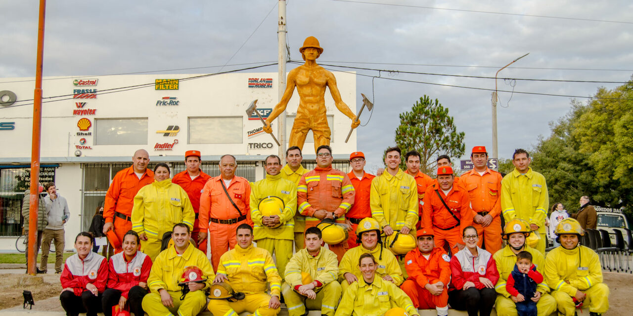 Canals: se inauguró la Plazoleta del Bombero Voluntario