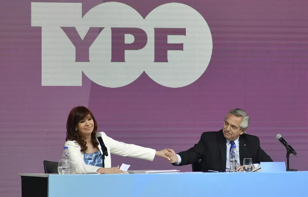 CFK junto a Fernández: “Gobernar es poder administrar las tensiones”