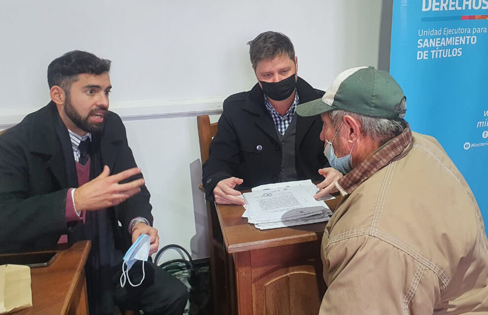 La Unidad de Tierras de la provincia asesoró a vecinos de Adelia María