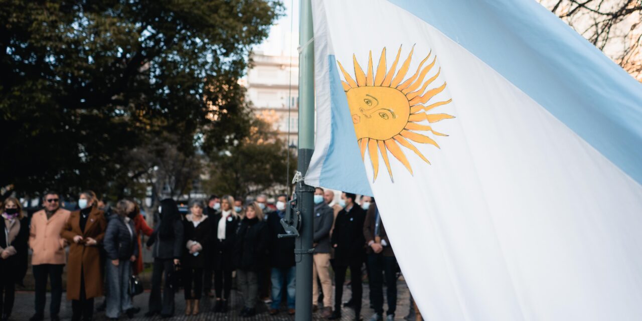 Día de la Independencia: Llamosas encabezó los actos oficiales