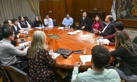 Batakis designó a su equipo y mantuvo la primera reunión de gabinete económico