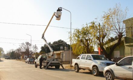 Villa María: el municipio instaló 27 nuevas luminarias led en calle Teniente Ibáñez