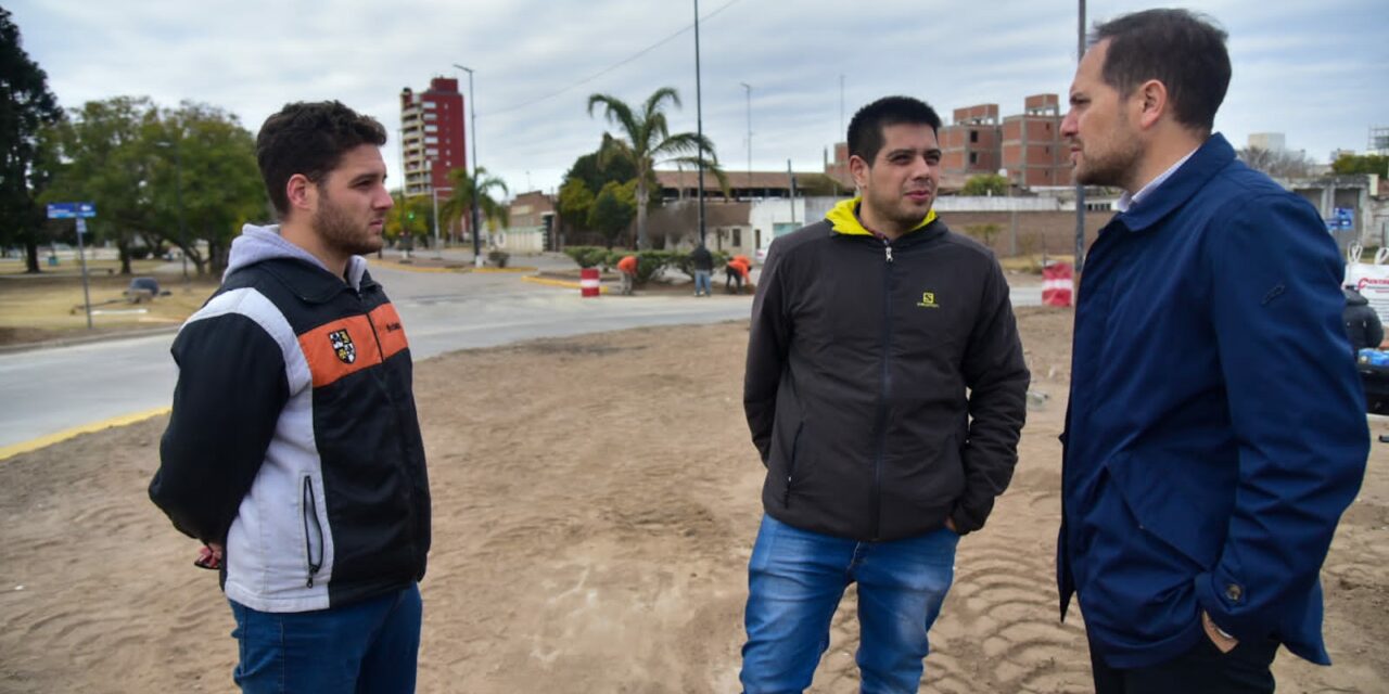 Villa María: la rotonda de acceso norte se complementa con un renovado sistema de luminarias led