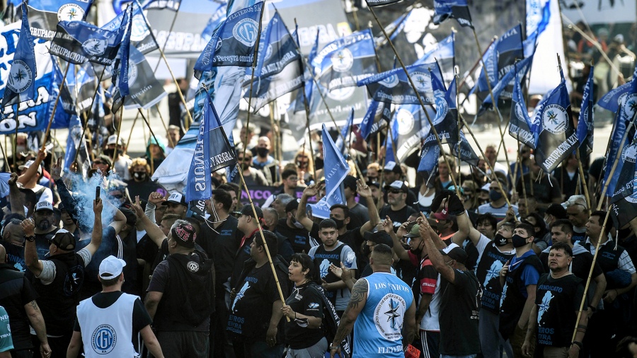 La CGT, la CTA y organizaciones sociales marchan al Congreso contra «los formadores de precios»