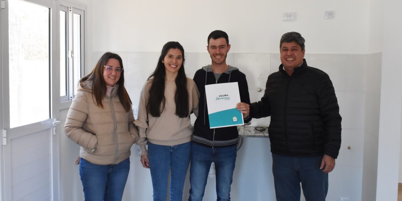 Continúa la entrega de Viviendas en Vicuña Mackenna