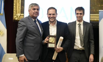 Villa María recibió la Distinción Gobernador Enrique Tomás Cresto por sus políticas de saneamiento y sostenibilidad