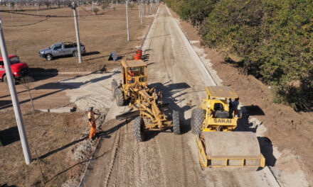 Almafuerte: Schiaretti inspeccionó la obra de pavimentación de avenida Alem