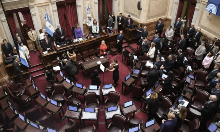 Ataque a CFK: sin la oposición, el Senado aprobó la declaración de repudio