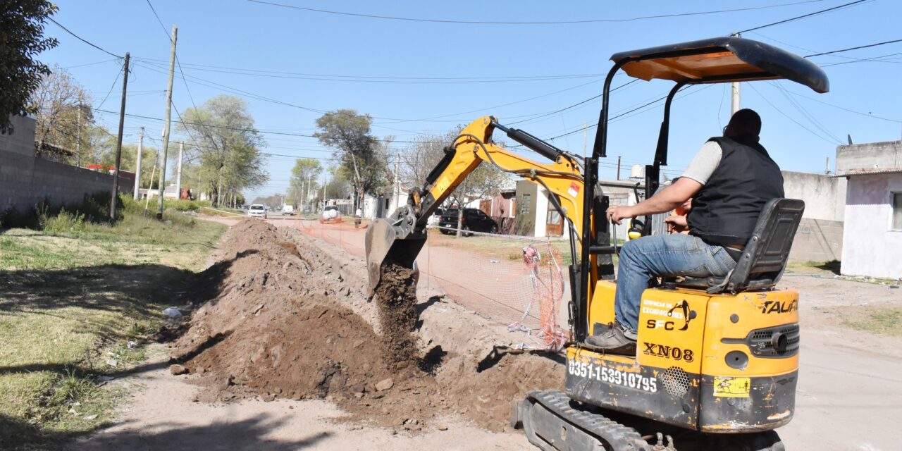 Vicuña Mackenna: inició la obra de cloacas en el barrio Centro