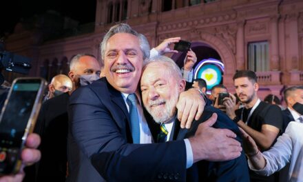 Tras el triunfo de Lula, el Presidente viaja a Brasil para felicitarlo