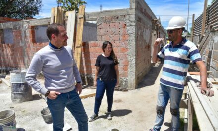 Gill supervisó la construcción del SUM de barrio La Calera