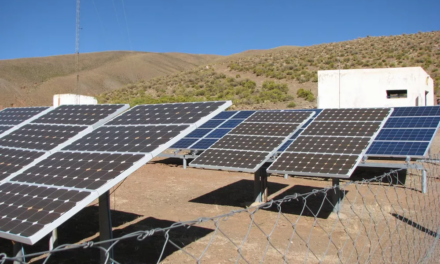 Adjudican la adquisición de paneles solares para 494 centros de salud rurales