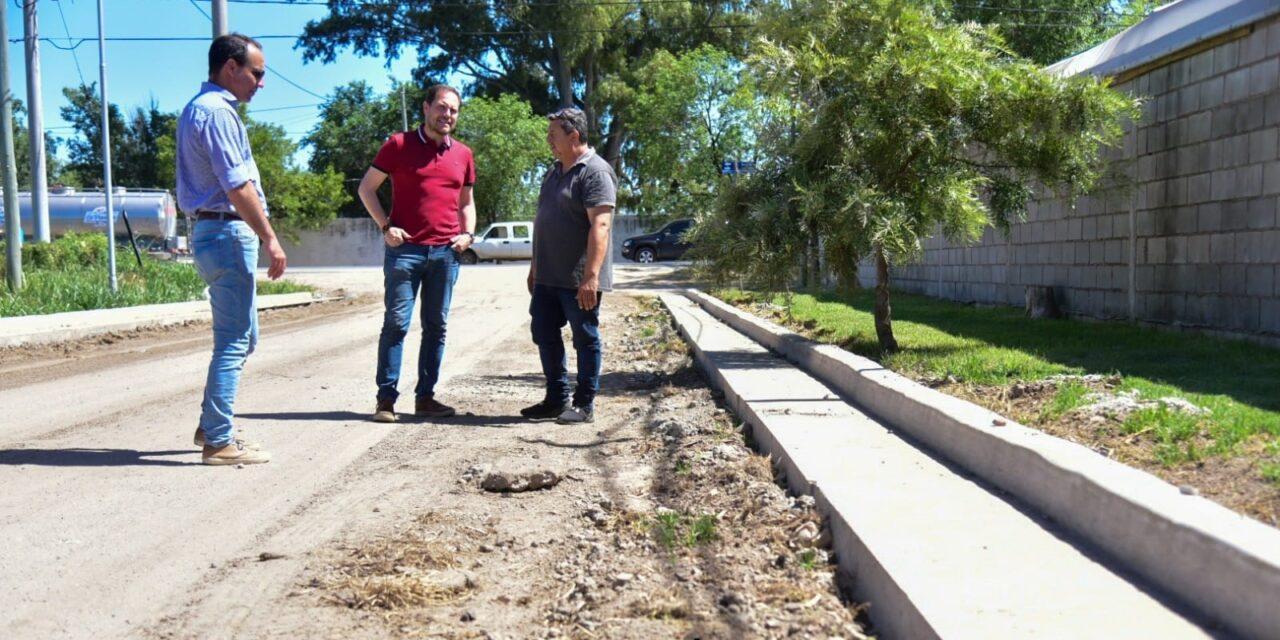 Villa María: avanza la obra de cordón cuneta en el barrio Mariano Moreno