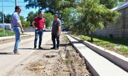 Villa María: avanza la obra de cordón cuneta en el barrio Mariano Moreno