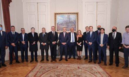 Tras el fallo de la Corte, el Presidente se reúne con gobernadores en la Casa Rosada