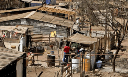 La pobreza en Argentina rozó el 49% en abril, según el informe de la Universidad Di Tella