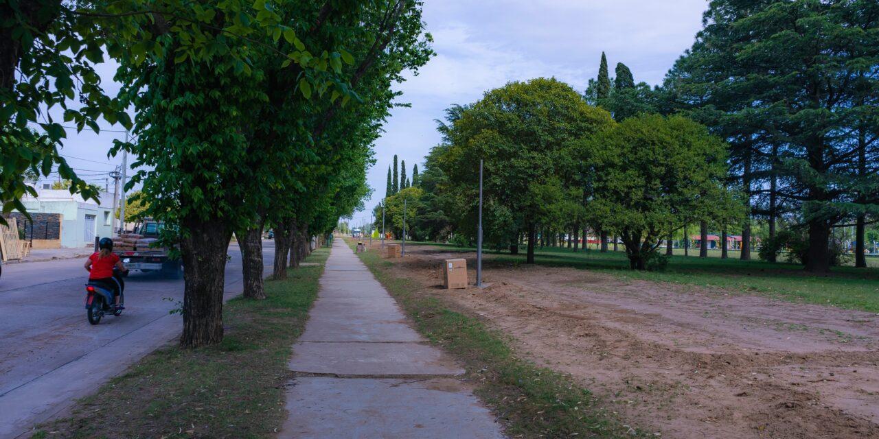 Adelia María: avanza el recambio de luminarias en el Paseo del Ferrocarril