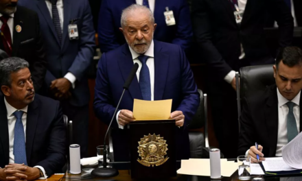 Lula asumió la Presidencia de Brasil tras prestar juramento en el Congreso