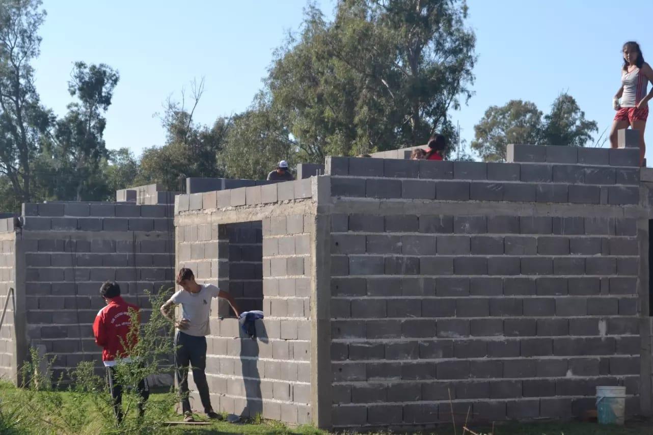 La Cautiva: avanza la construcción de viviendas