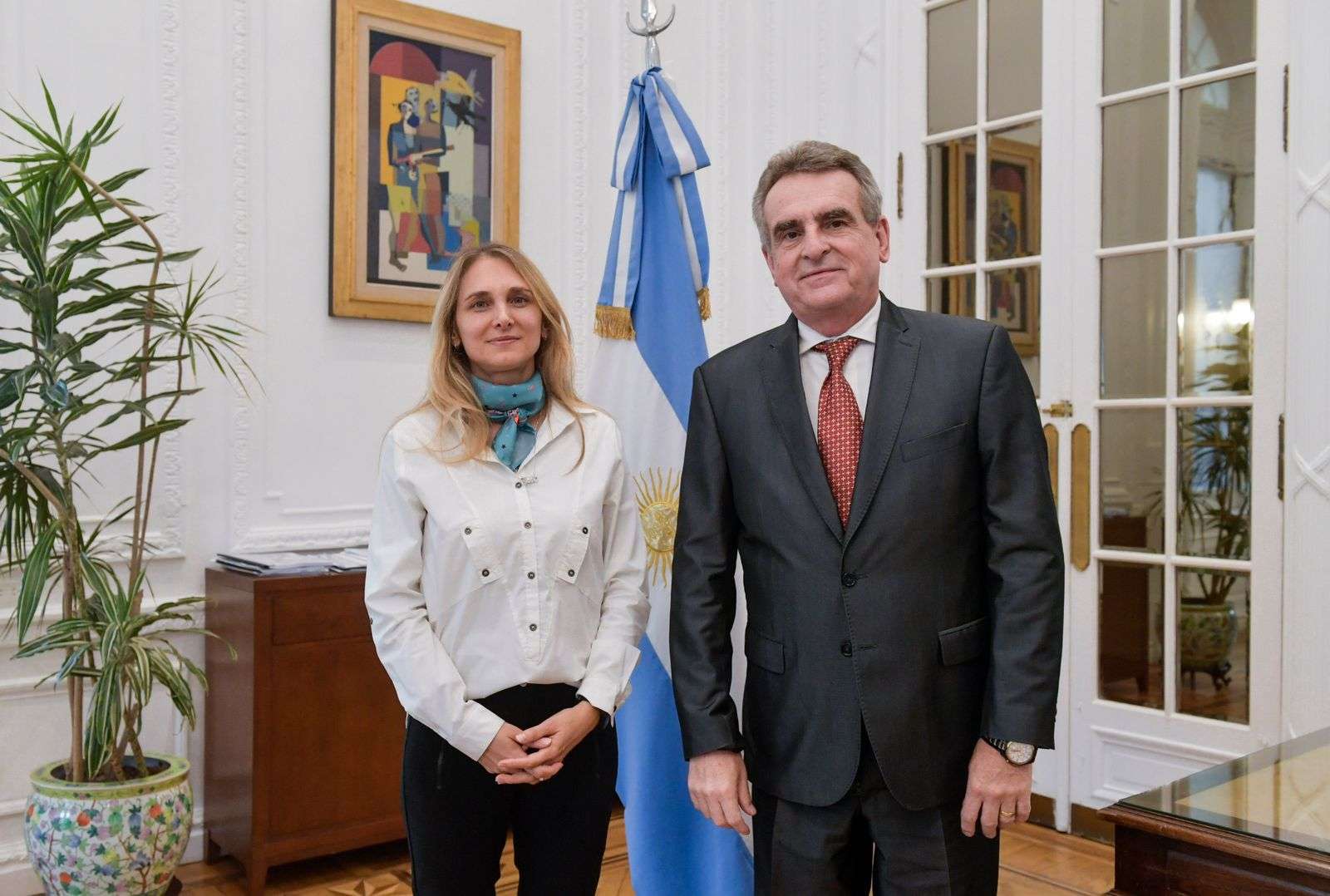 Gabriela Brouwer de Koning se reunió con Agustín Rossi por el pago de las indemnizaciones del atentado a Río Tercero