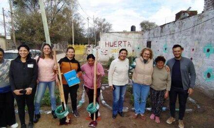 Río Cuarto: Se entregaron kits de herramientas a huertas comunitarias