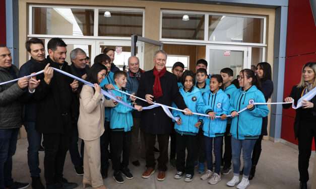 Río Tercero: Schiaretti inauguró el edificio de una nueva escuela ProA