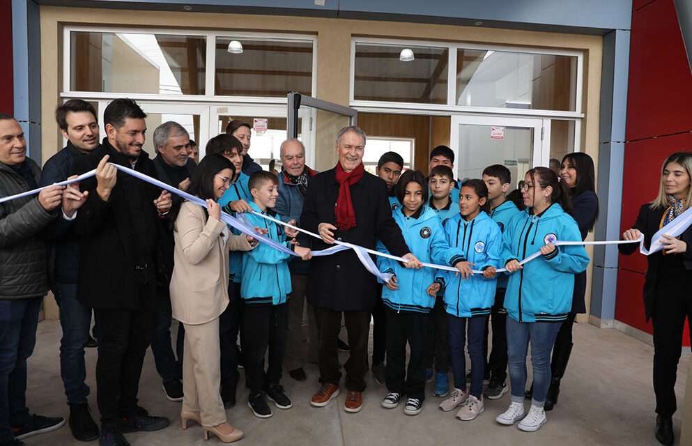 Río Tercero: Schiaretti inauguró el edificio de una nueva escuela ProA