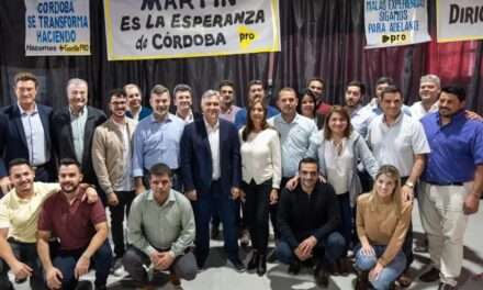 Martín Llaryora recibió el apoyo de jefes comunales y dirigentes del PRO